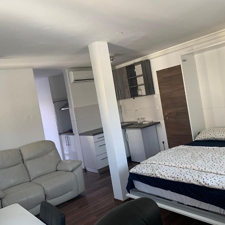 Prijetno Stanovanje Z Lastnim Parkiriscem. Samo 3 Km Od Centra Ljubljane. Liubliana Exterior foto